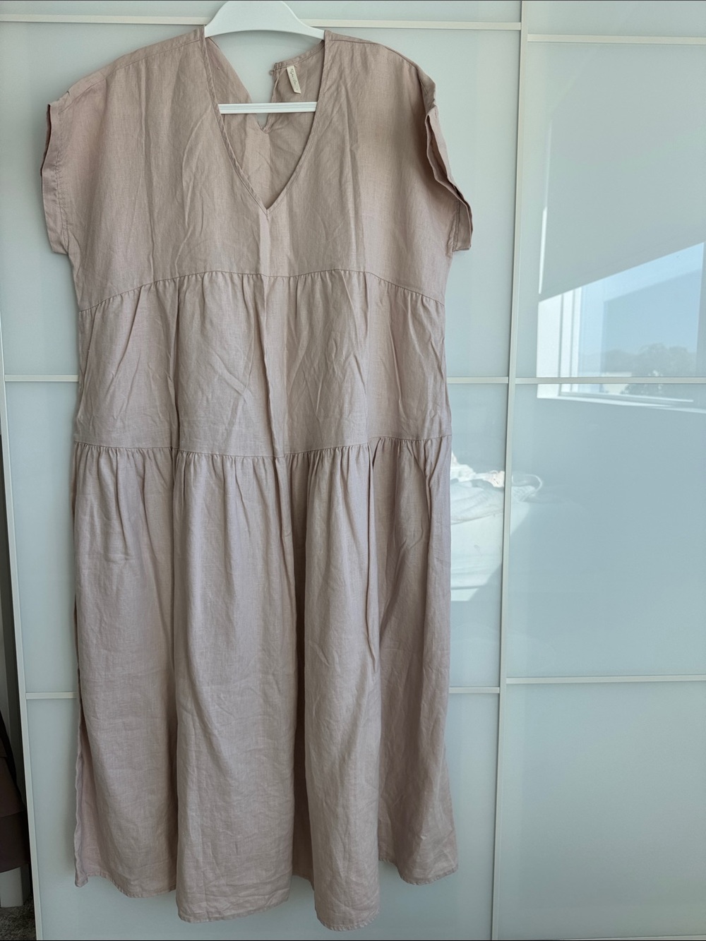Rylee&cru mom size L V-Neck Tiered Midi Dress in Light Taupe
